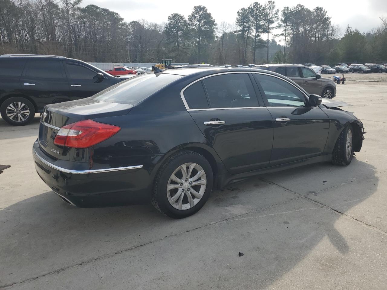 2013 Hyundai Genesis - Image 3