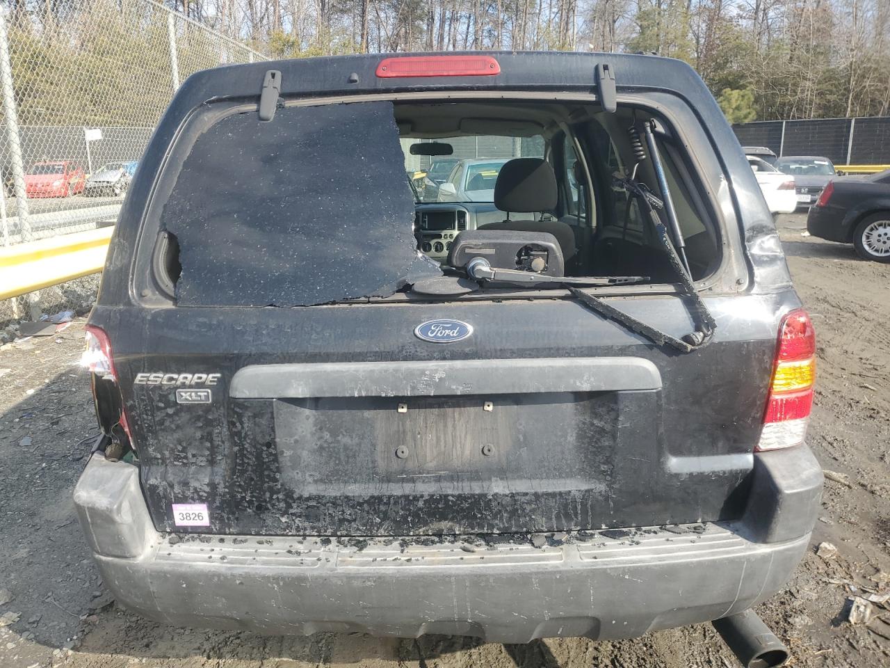 2004 Ford Escape - Image 6
