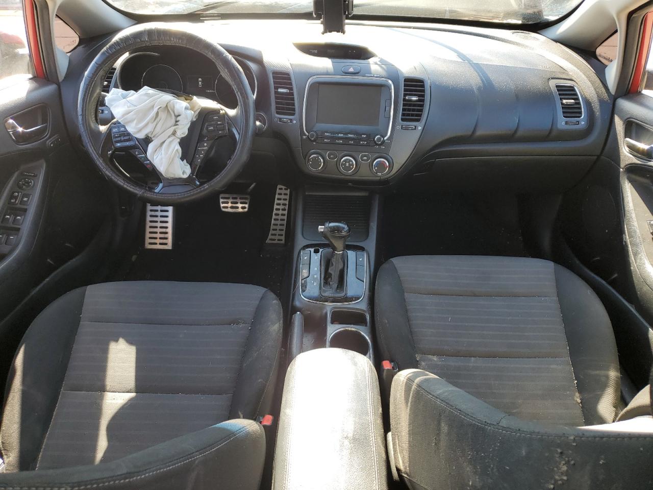 2017 Kia Forte - Image 8