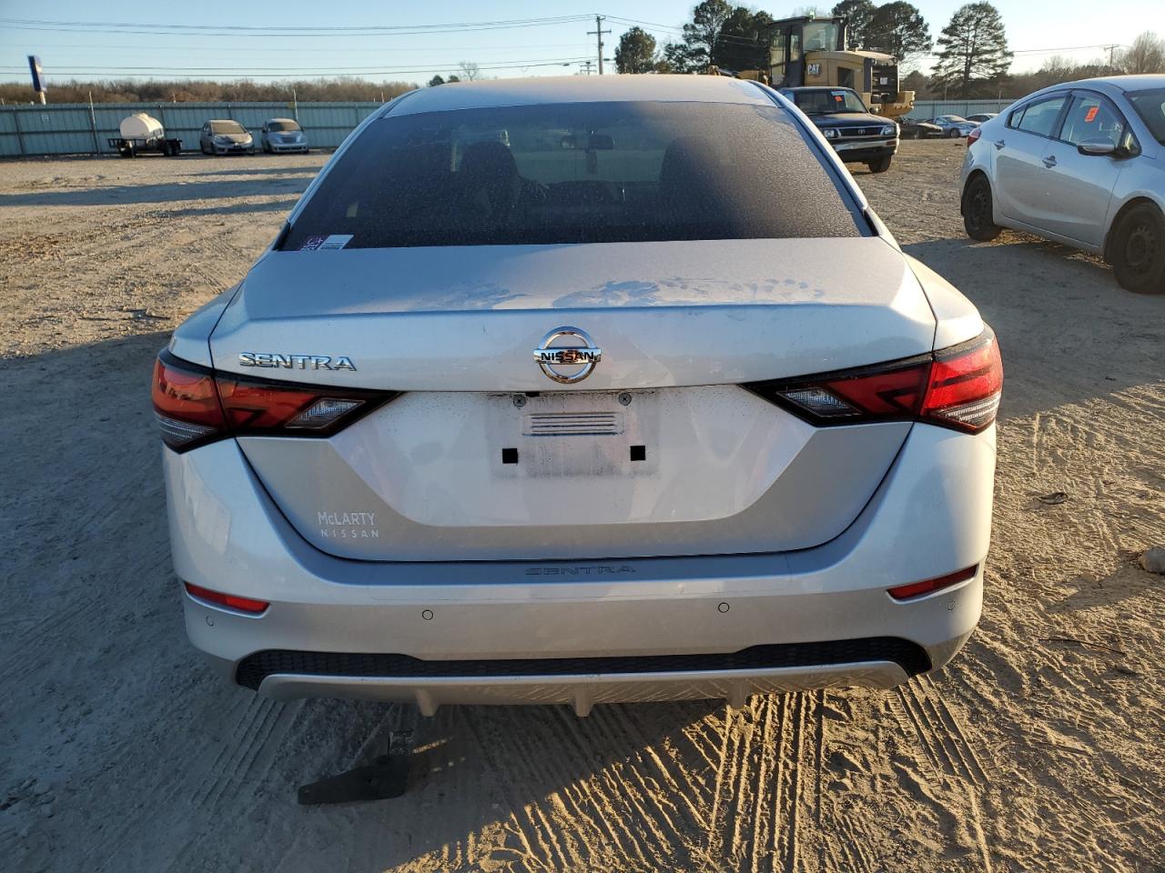 2022 Nissan Sentra - Image 6