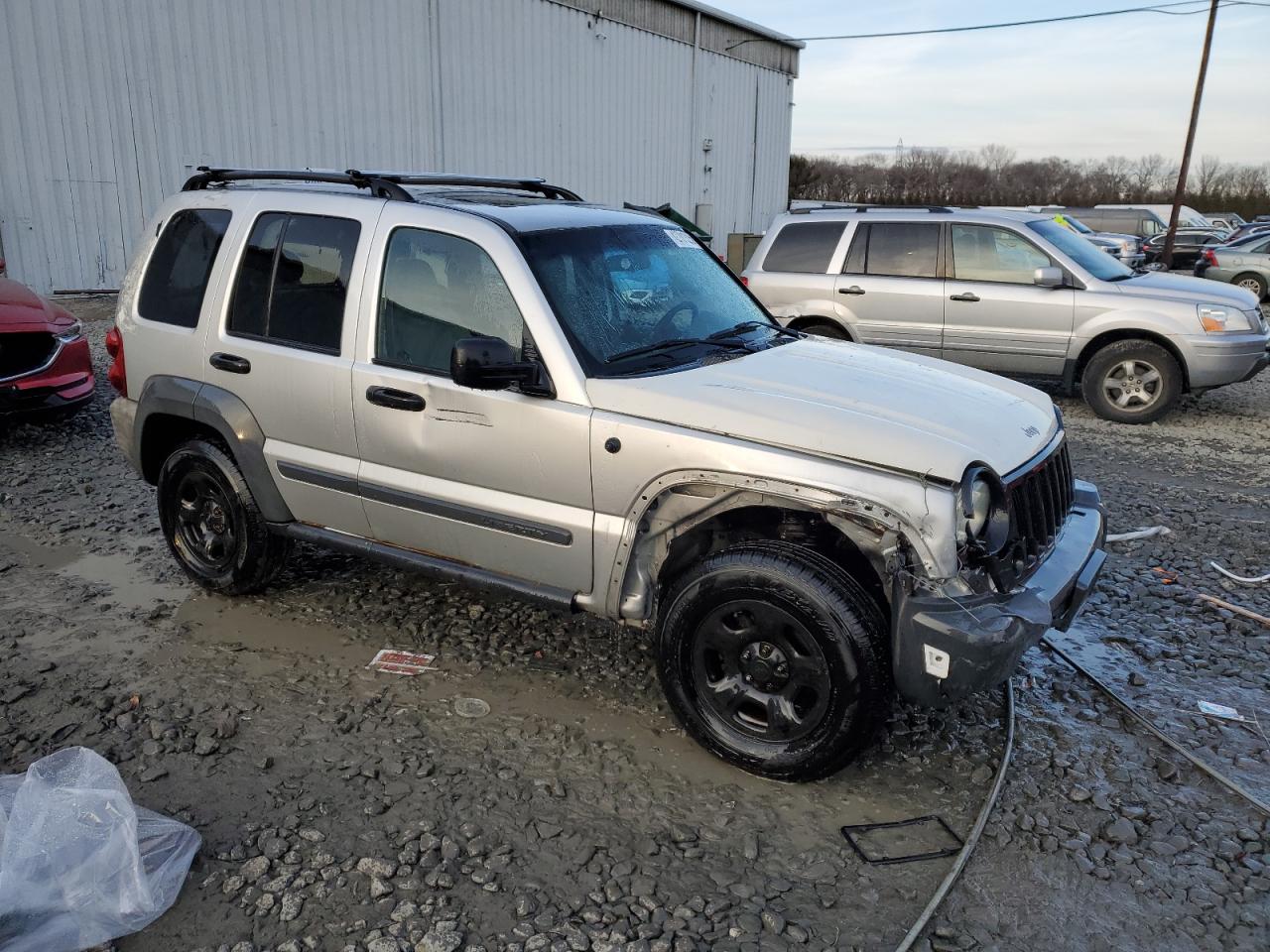2006 Jeep Liberty (North America) - Image 4