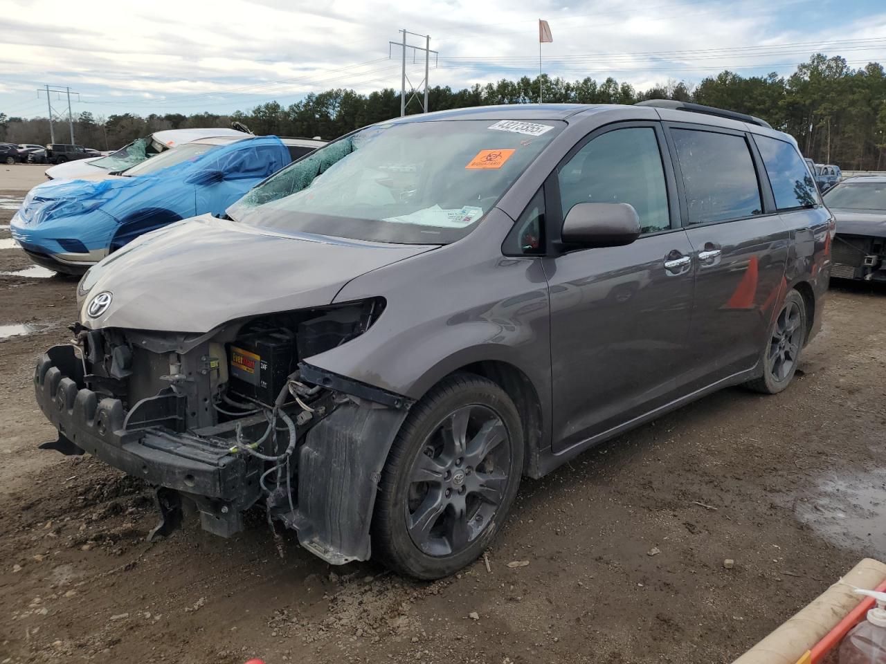 2016 Toyota Sienna - Image 1