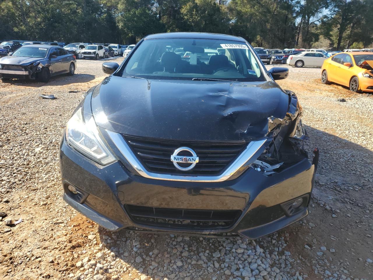 2017 Nissan Altima - Image 5