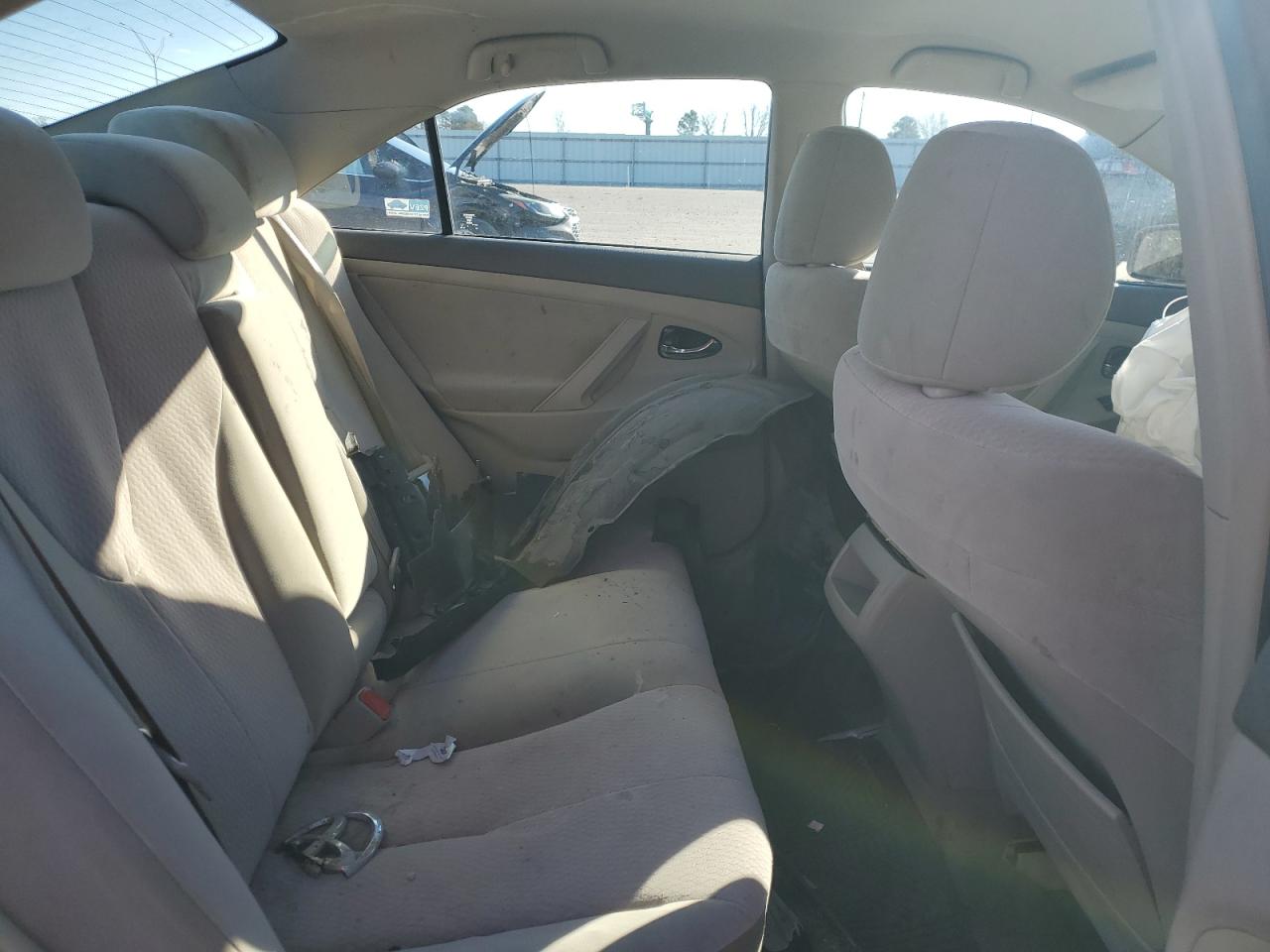 2011 Toyota Camry - Image 11