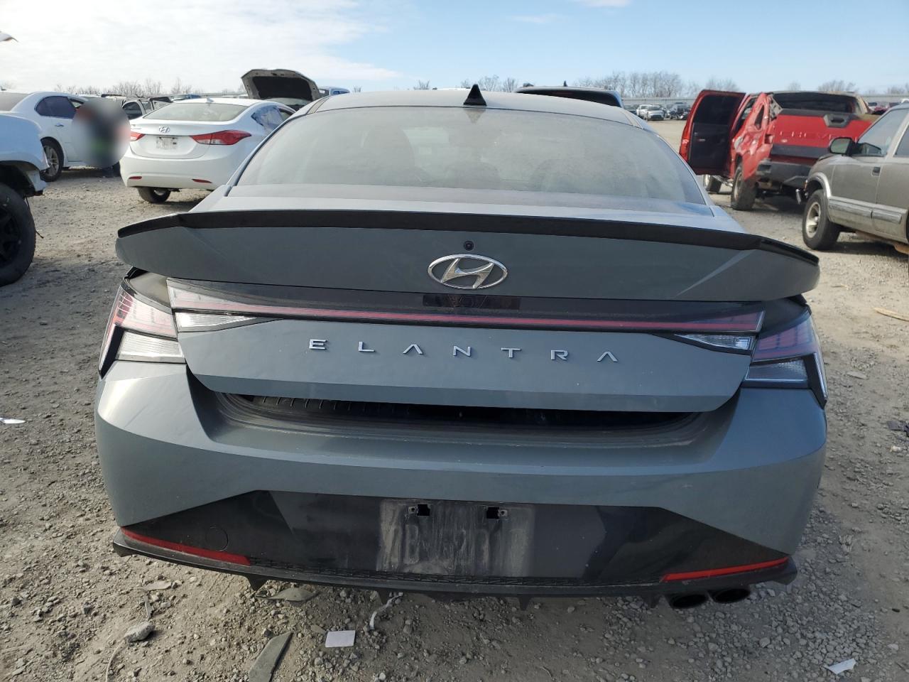 2022 Hyundai Elantra - Image 6