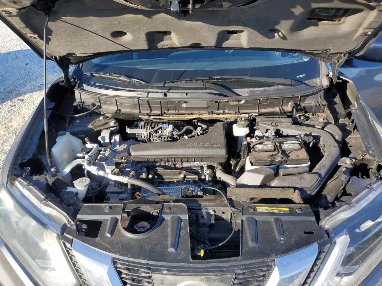 2017 Nissan Rogue - Image 12