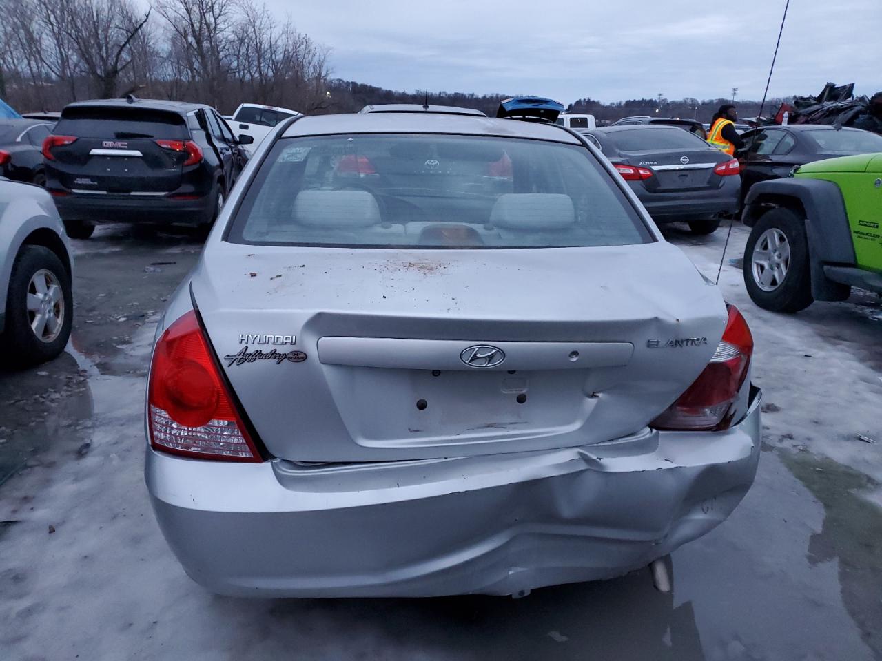 2005 Hyundai Elantra - Image 6