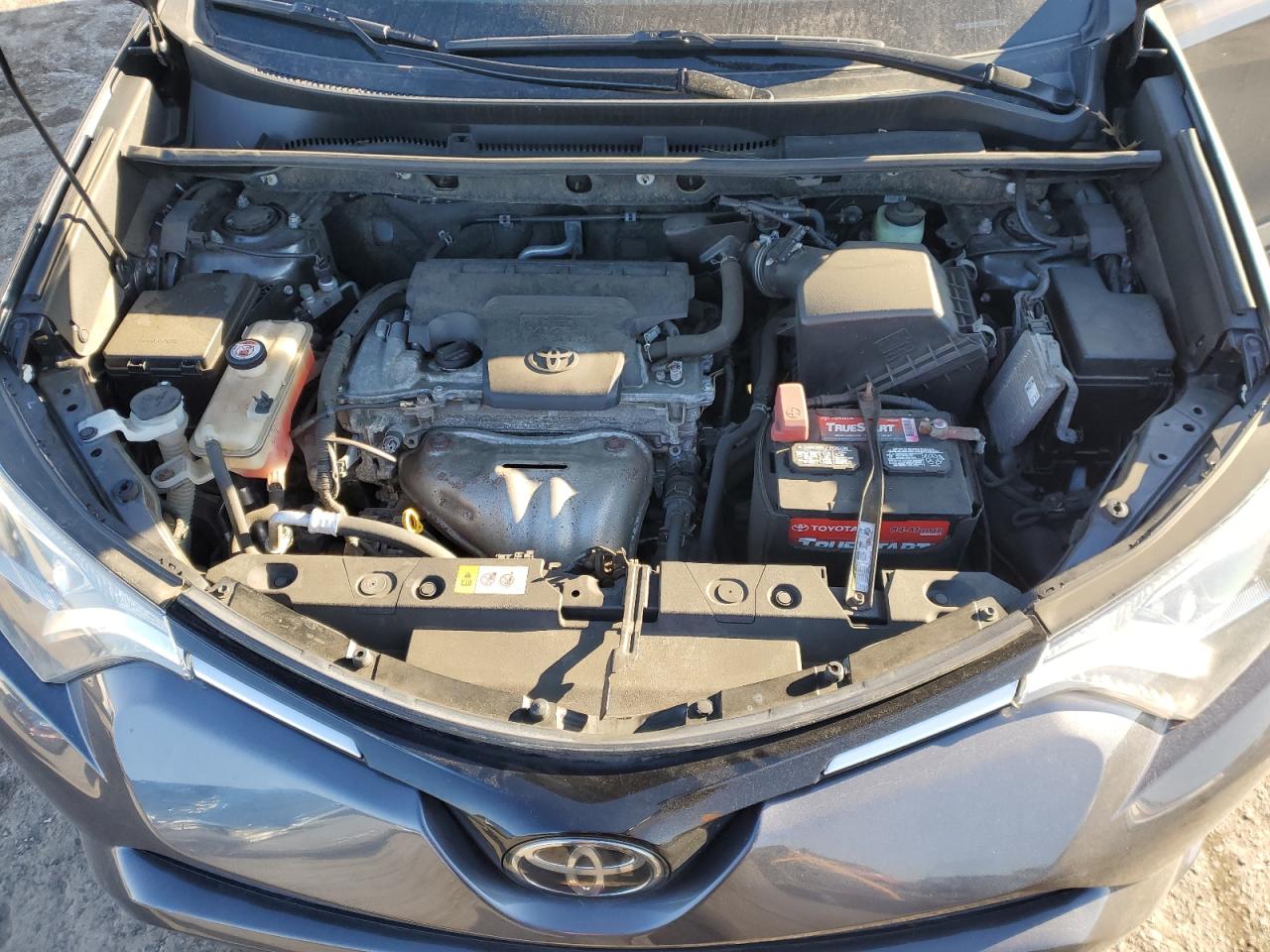 2017 Toyota RAV 4 - Image 12