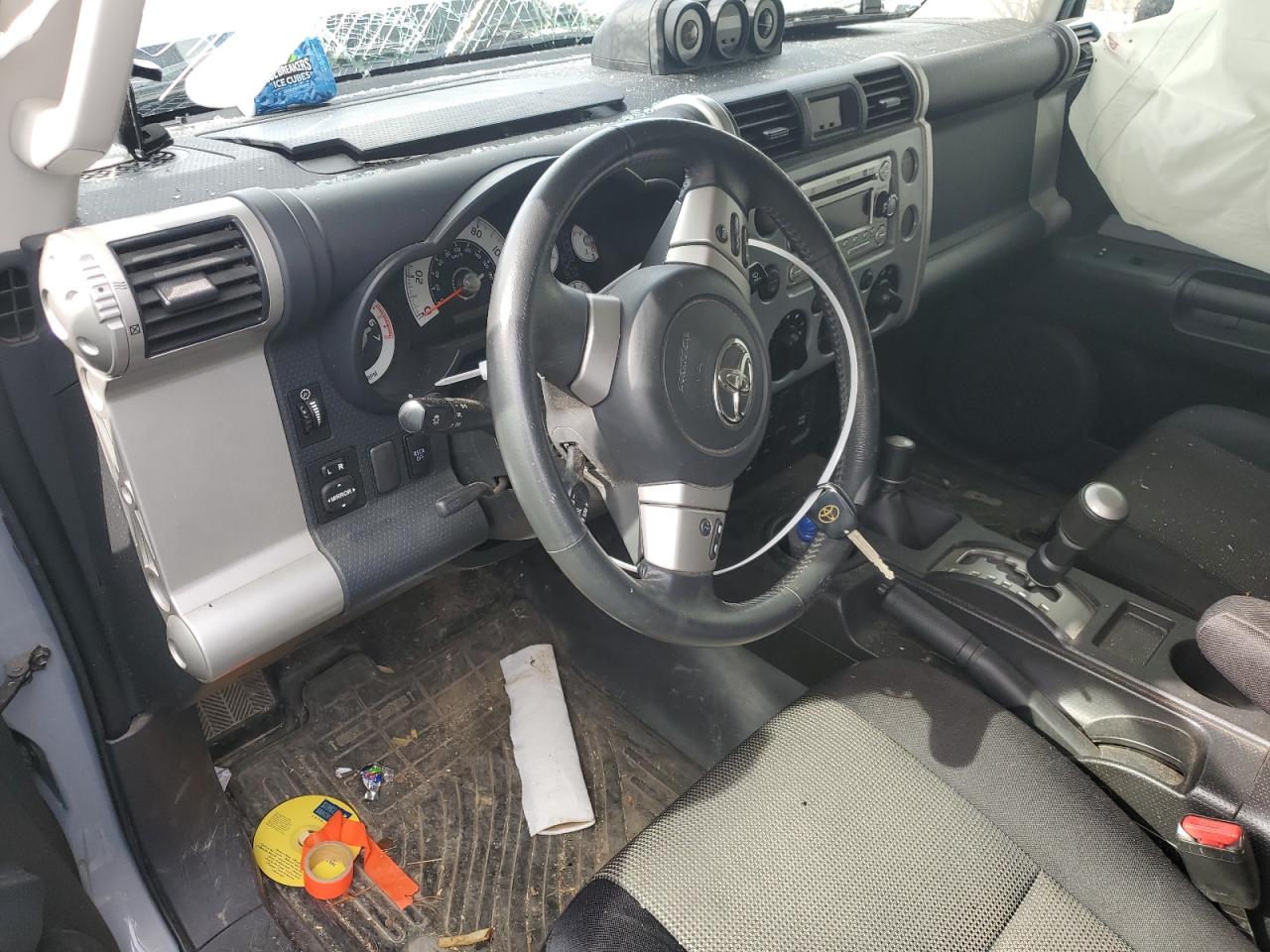2014 Toyota FJ Cruiser - Image 8