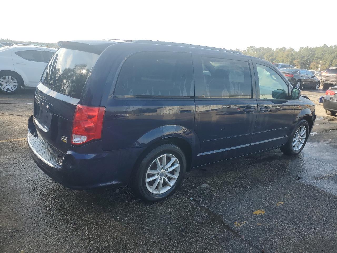 2016 Dodge Caravan - Image 3