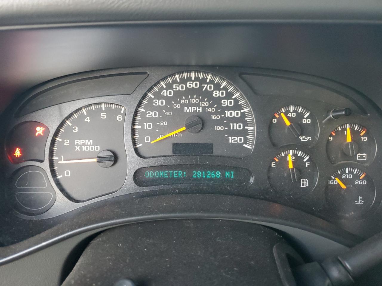 2005 GMC Sierra - Image 9