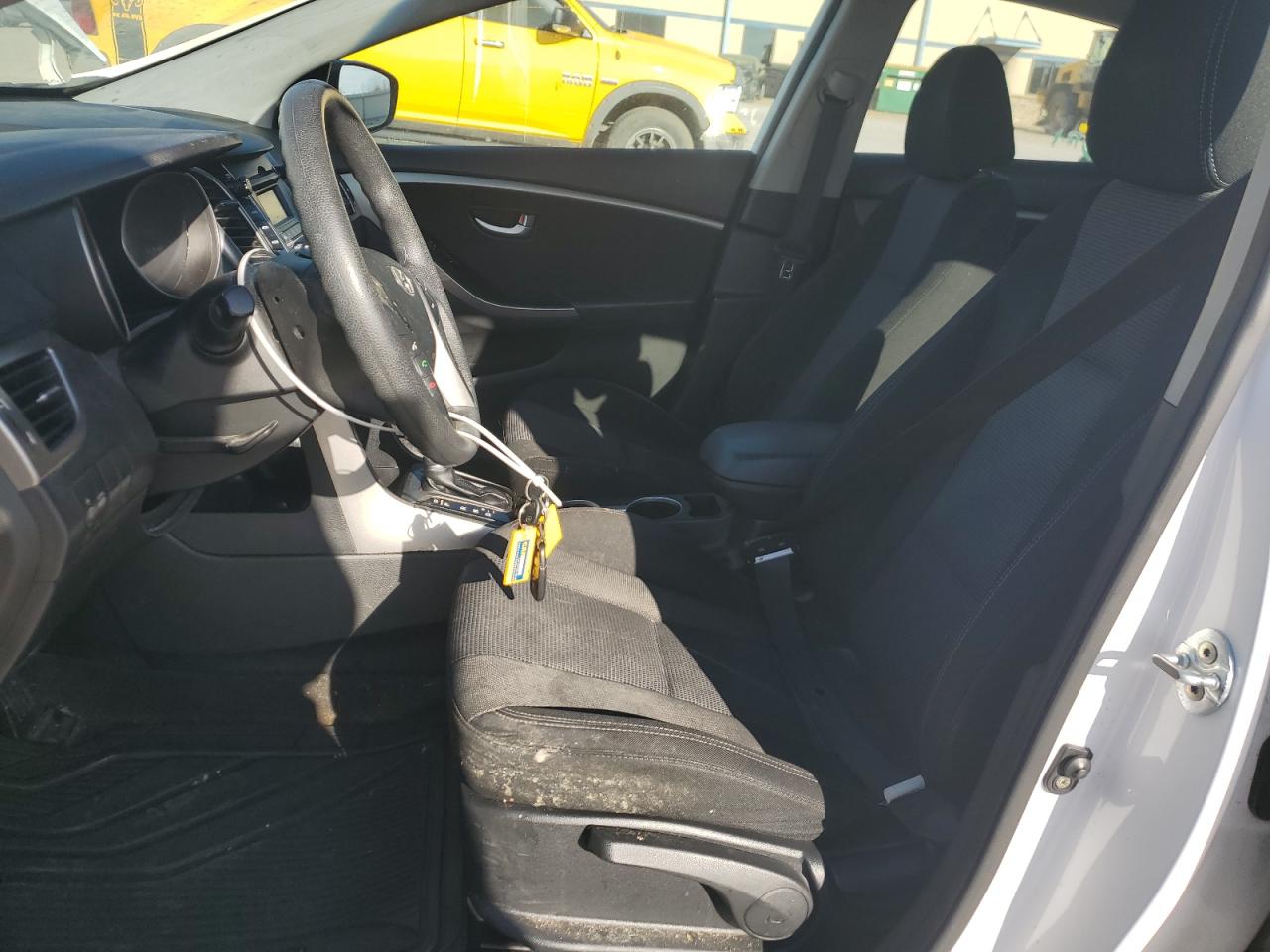 2016 Hyundai Elantra - Image 7