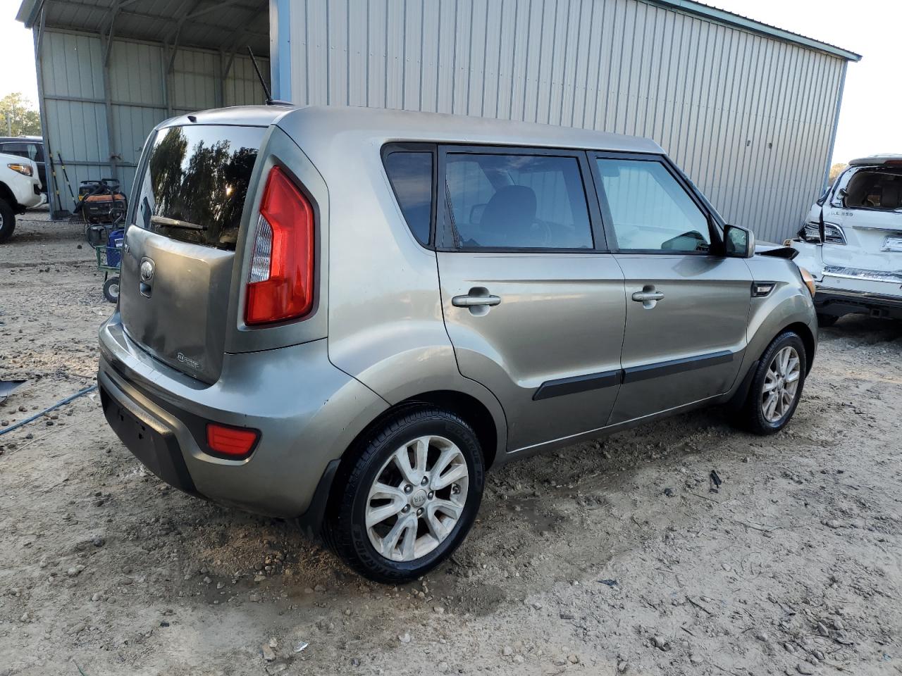 VIN KNDJT2A55D7600902 2013 KIA SOUL no.3