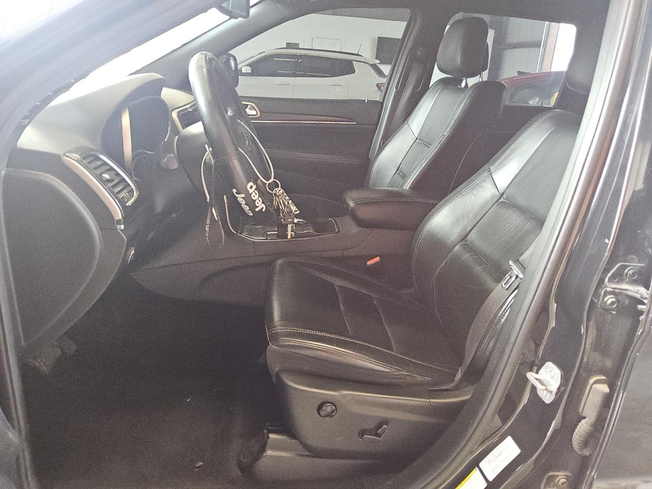 2014 Jeep Grand Cherokee - Image 7