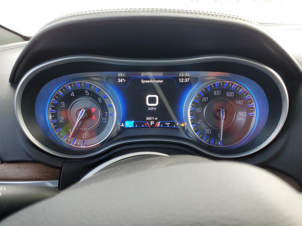 2015 Chrysler 300 - Image 9