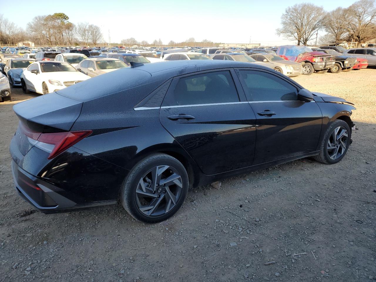 2024 Hyundai Elantra - Image 3