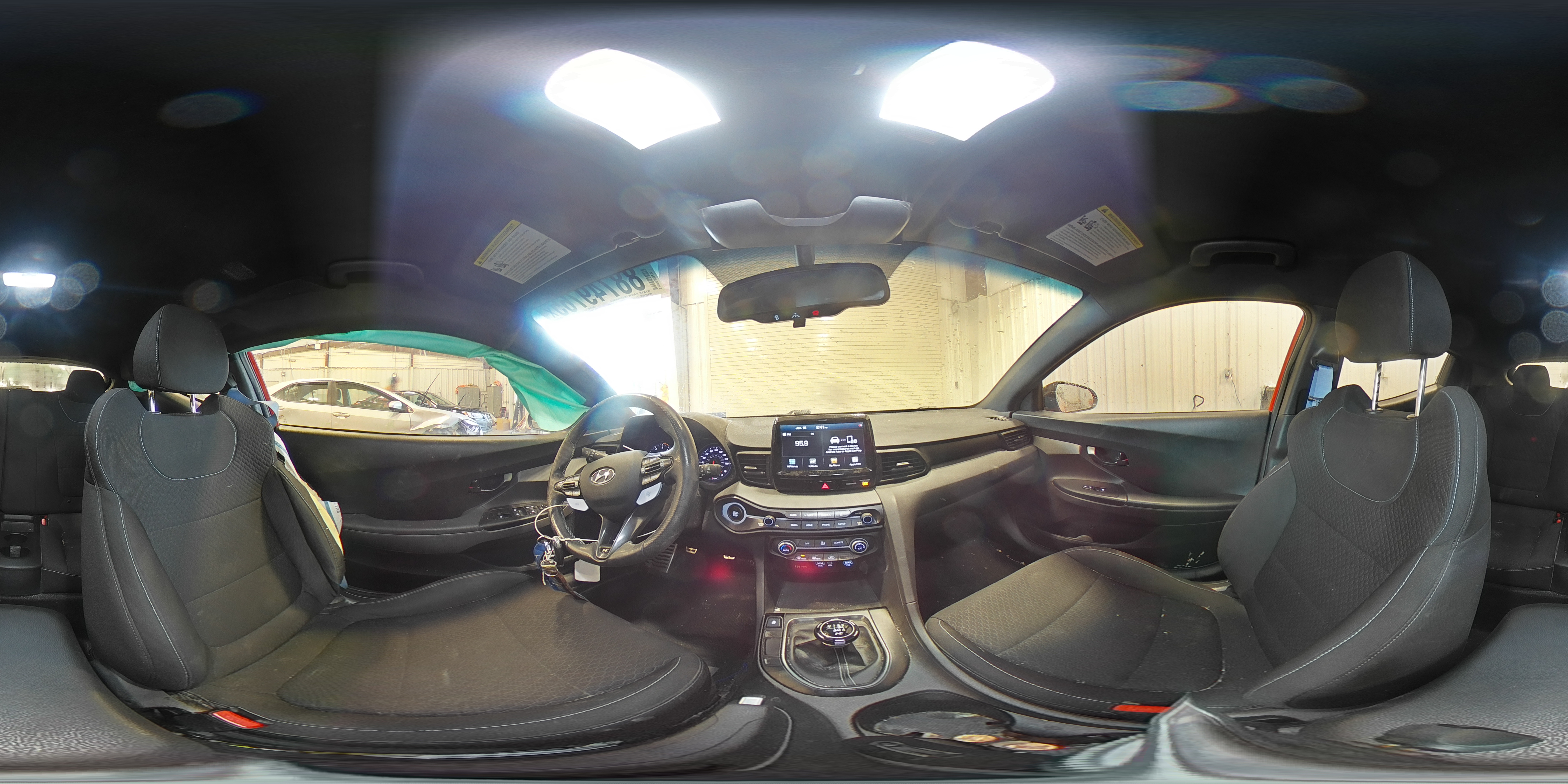 2020 Hyundai Veloster - Image 14