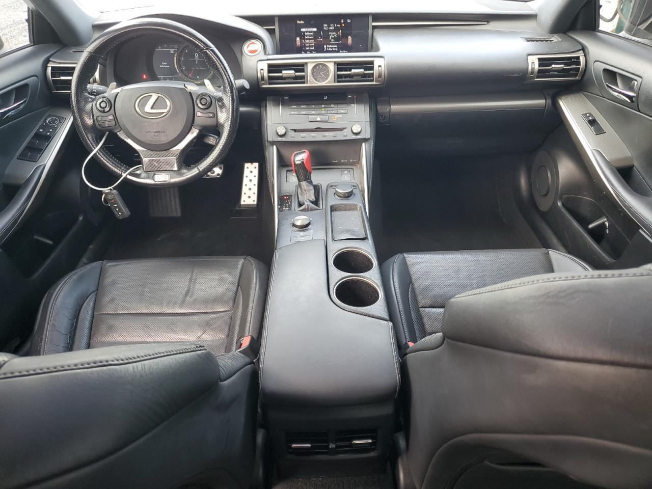 2016 Lexus IS - Image 8