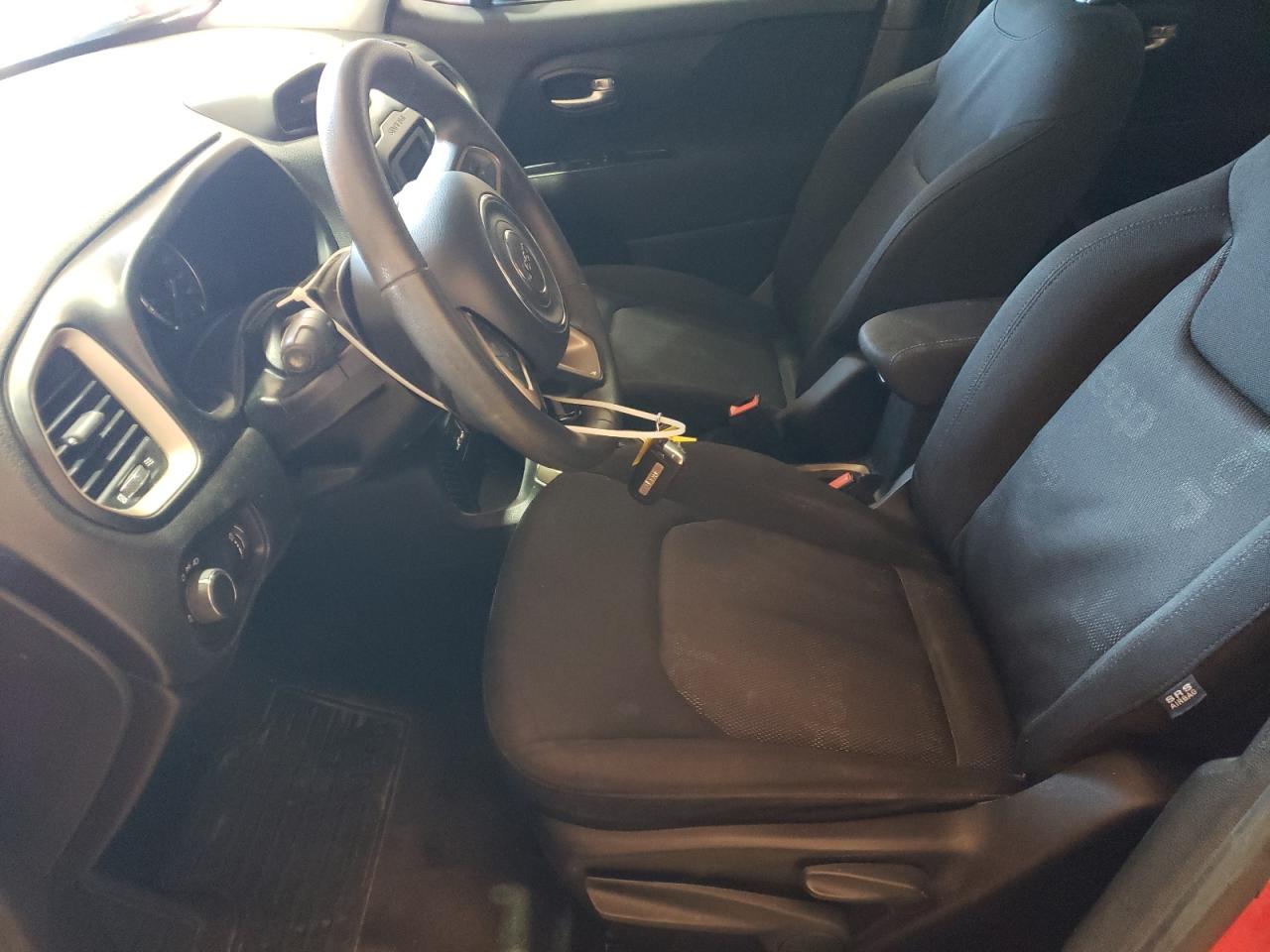 2017 Jeep Renegade - Image 7