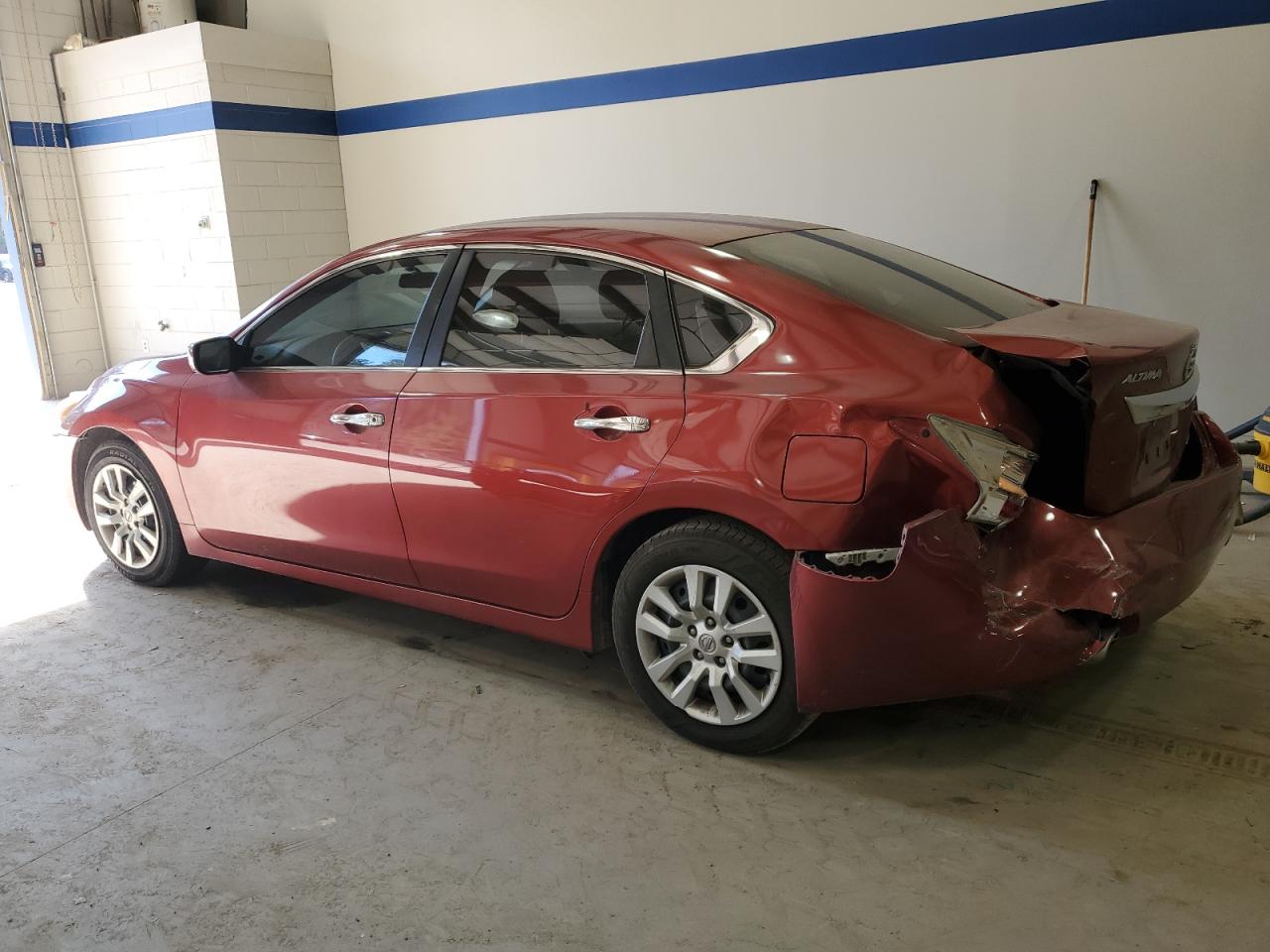 2014 Nissan Altima - Image 2