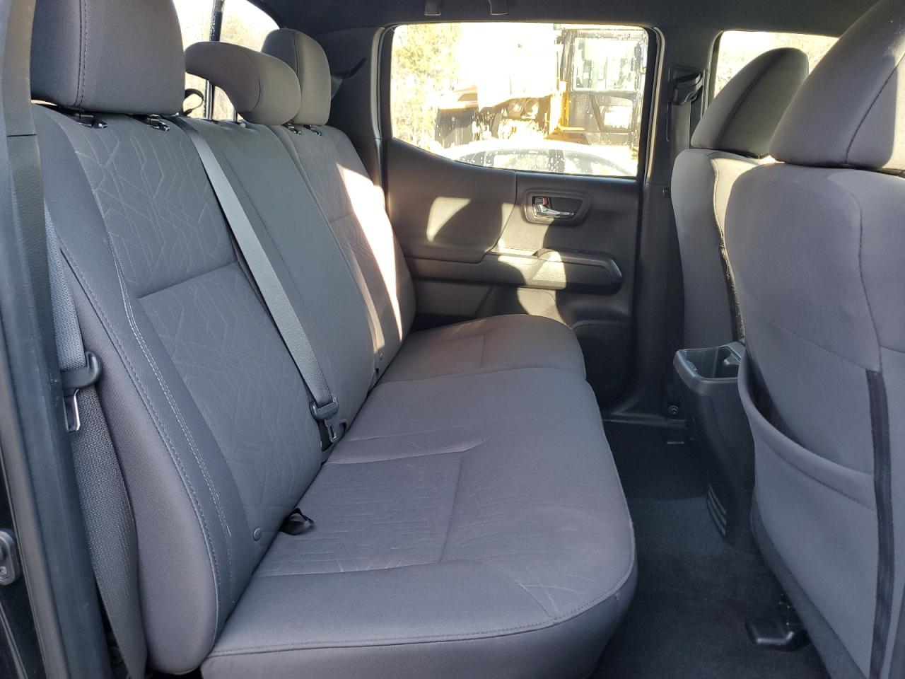 2019 Toyota Tacoma - Image 10