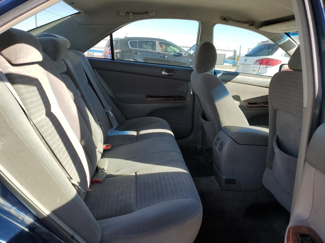 2005 Toyota Camry - Image 12