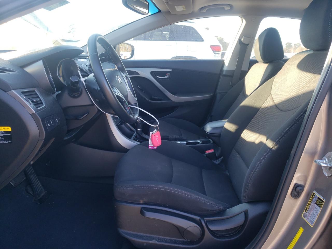 2016 Hyundai Elantra - Image 7