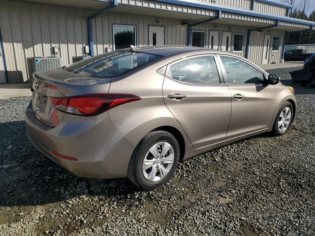 2016 Hyundai Elantra - Image 3