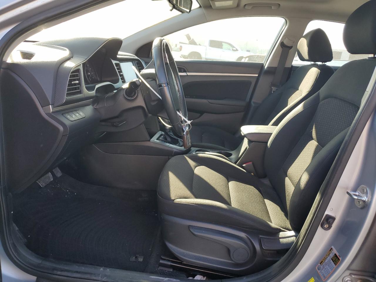 2020 Hyundai Elantra - Image 7