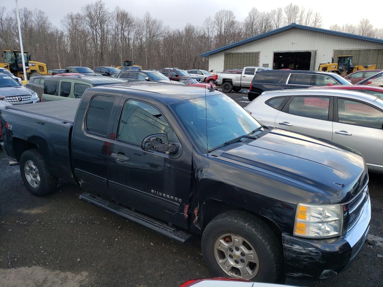 2009 Chevrolet Silverado - Image 4