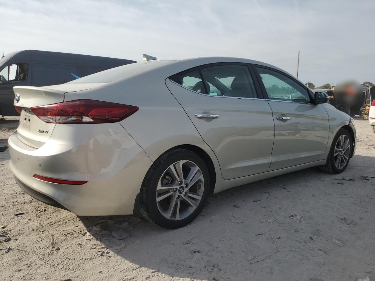 2017 Hyundai Elantra - Image 3