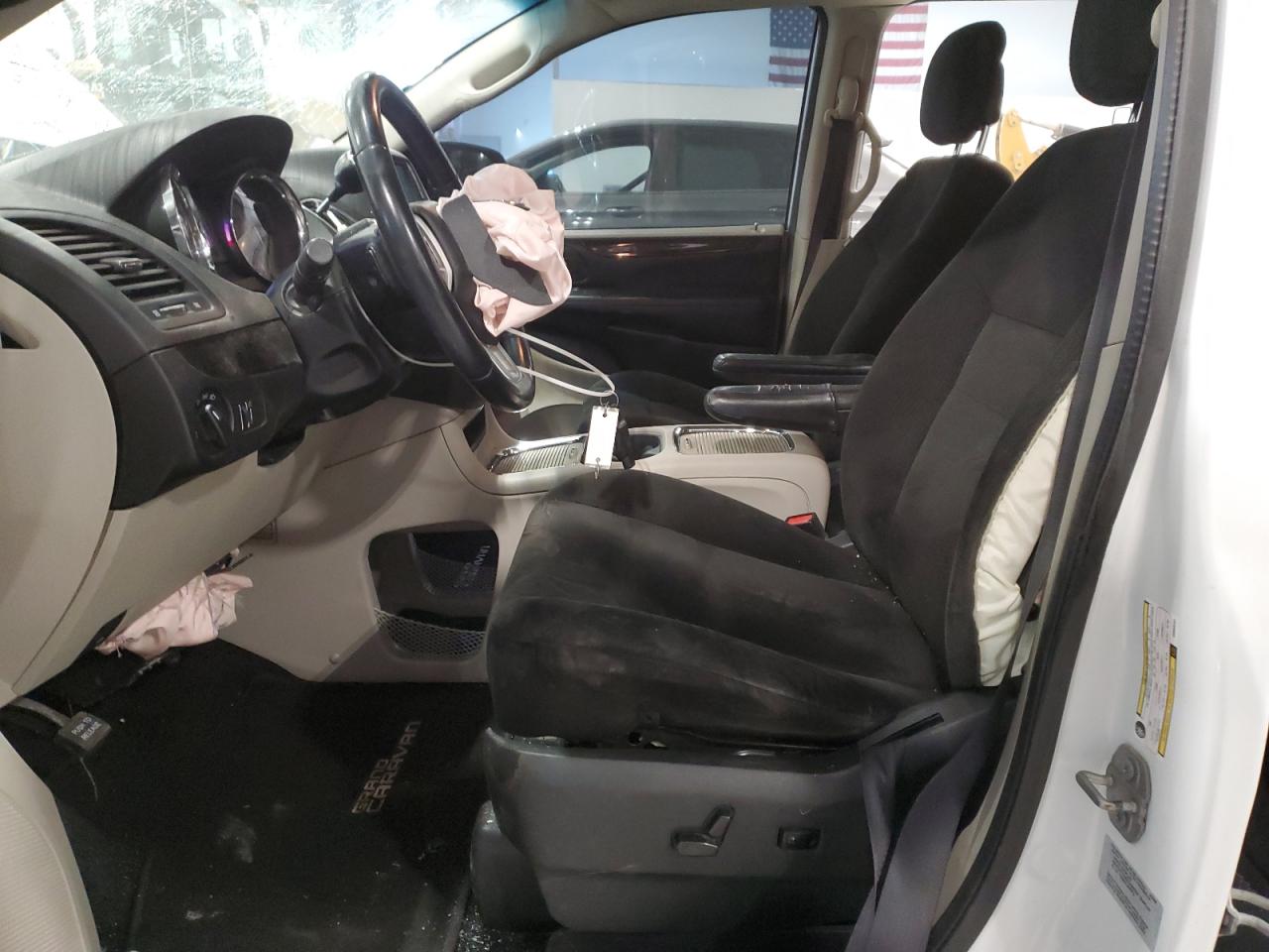 2016 Dodge Caravan - Image 7
