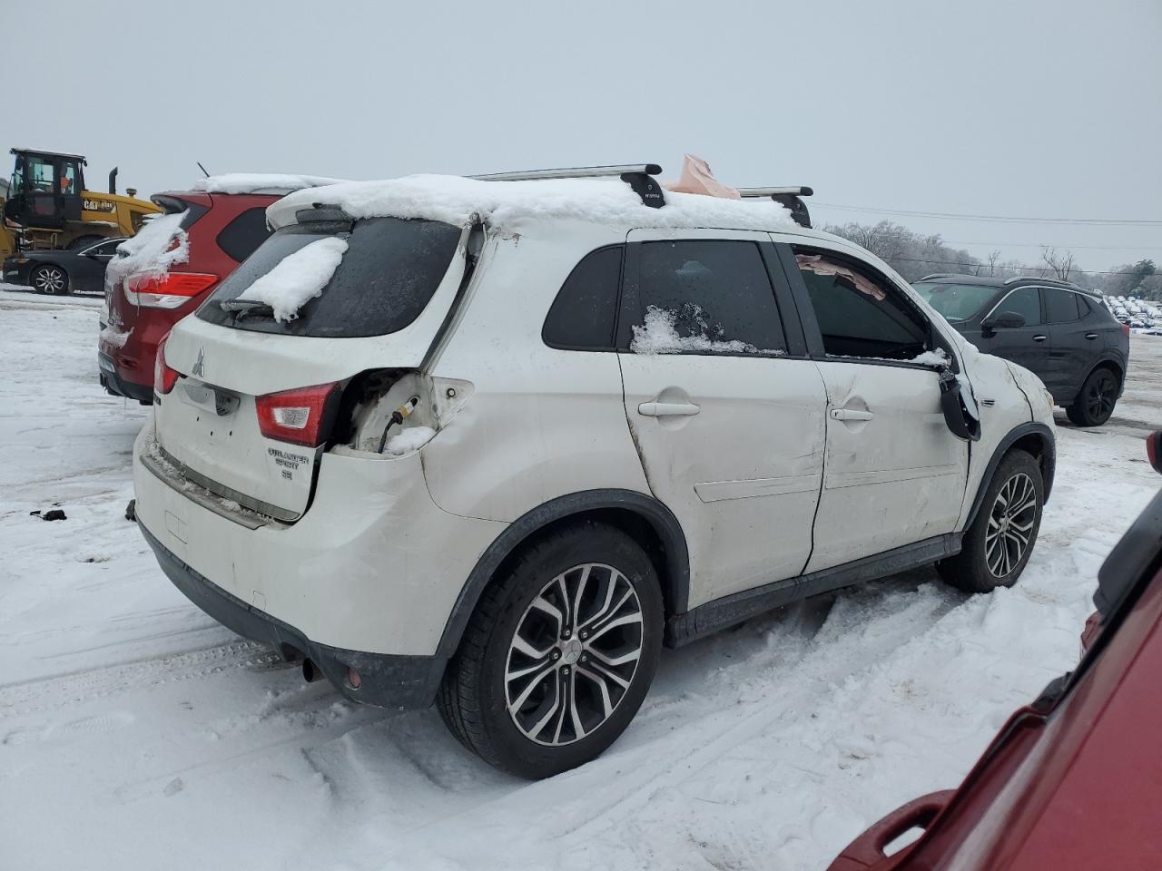 2017 Mitsubishi Outlander - Image 3