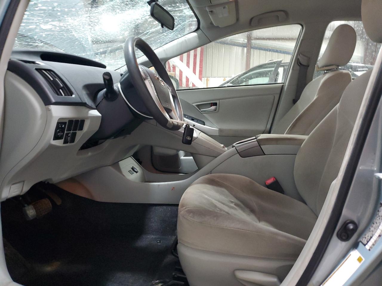 2012 Toyota Prius - Image 7