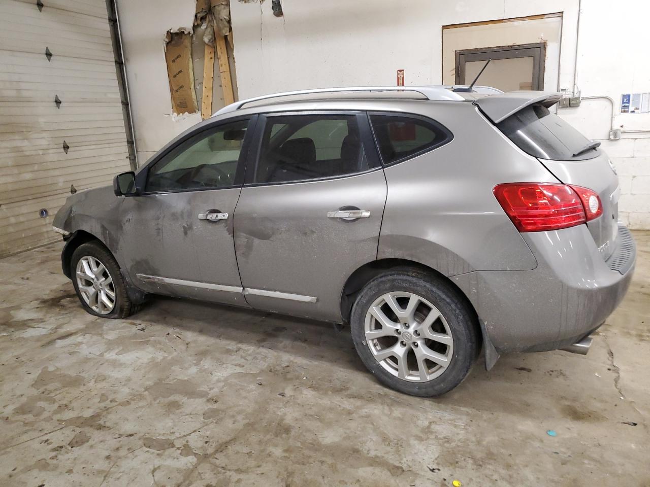 2012 Nissan Rogue - Image 2