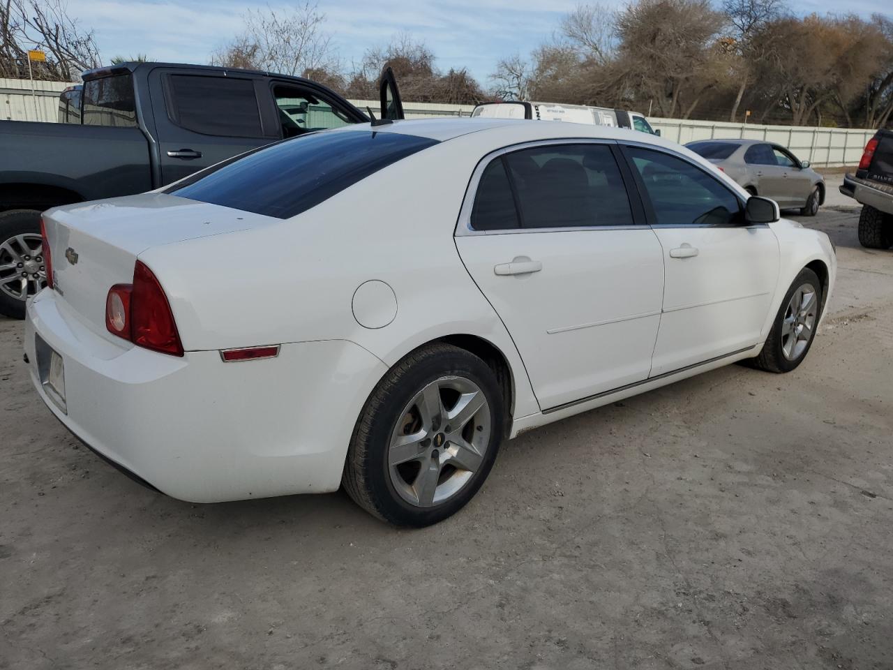 2010 Chevrolet Malibu - Image 3