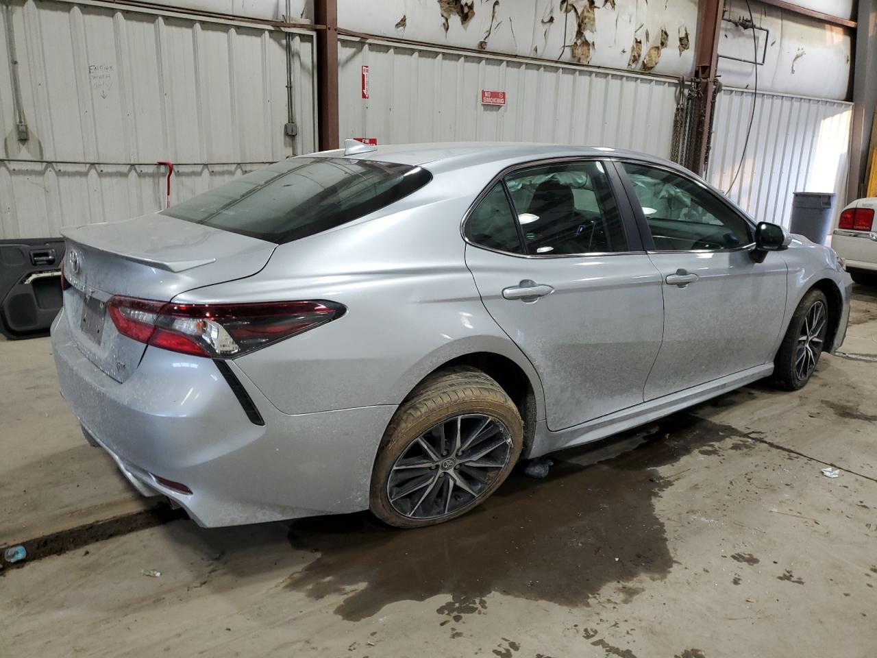 2021 Toyota Camry - Image 3