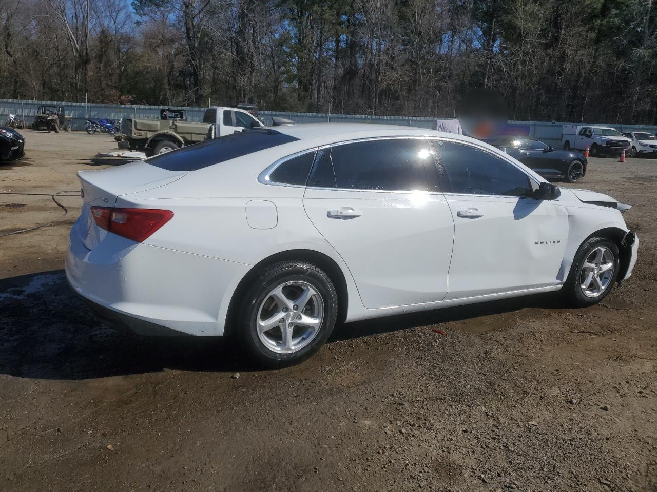 2016 Chevrolet Malibu - Image 3