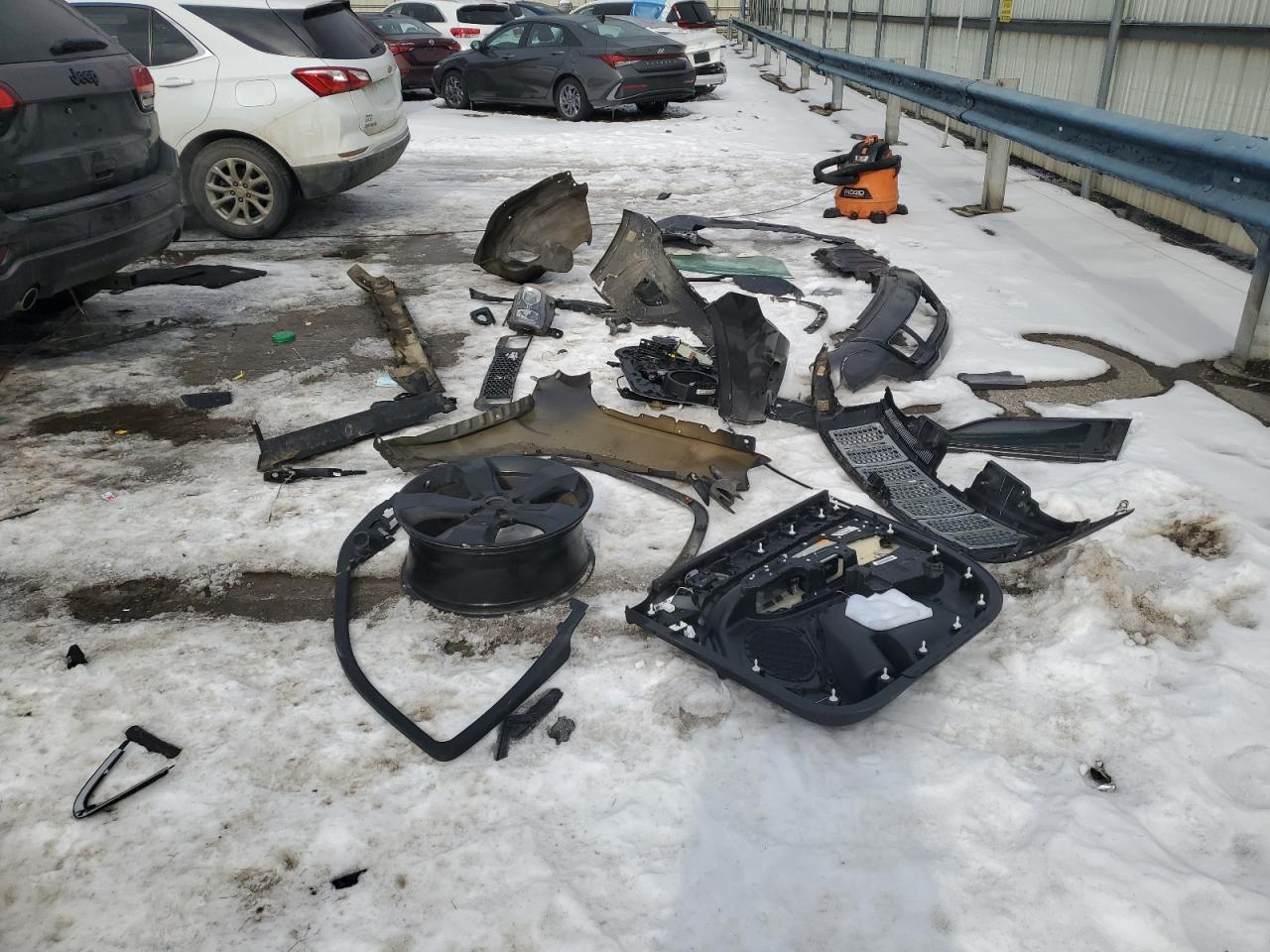 2015 Jeep Grand Cherokee - Image 15