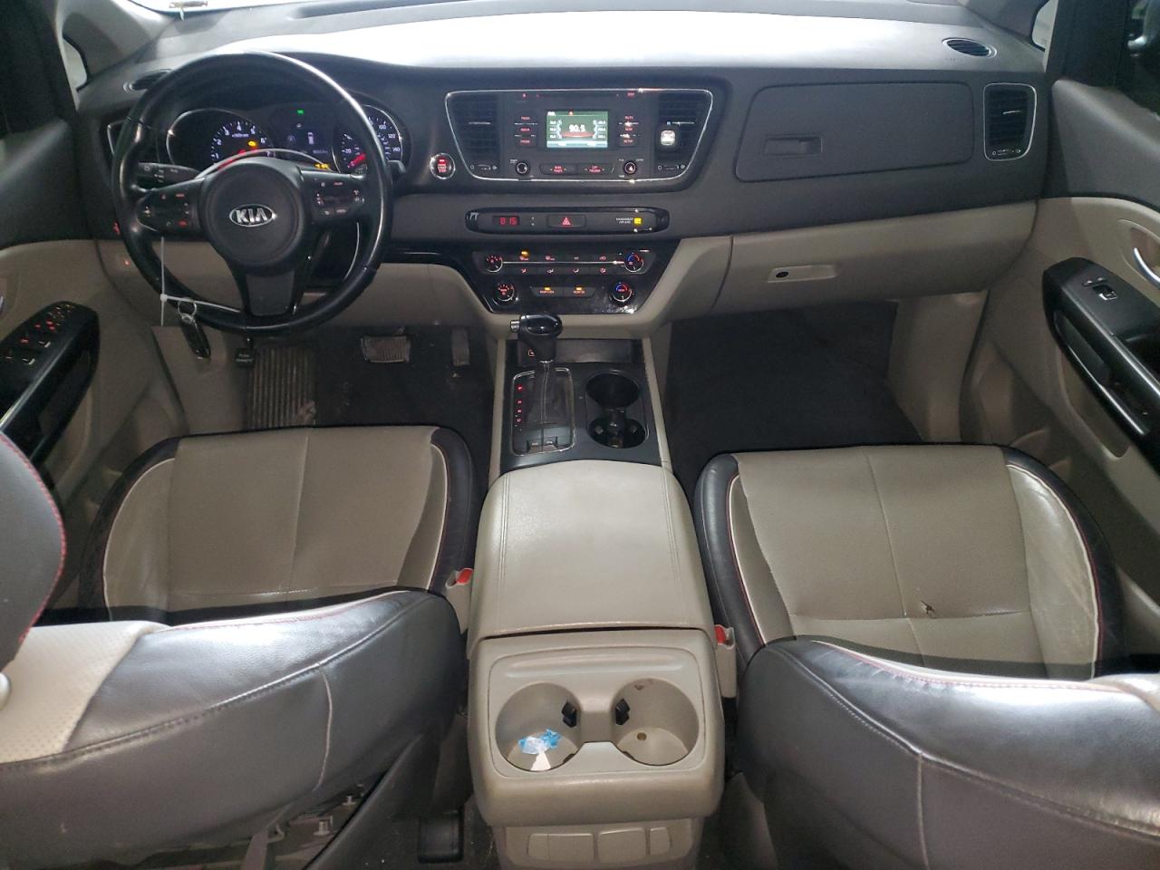 2016 Kia Sedona - Image 8