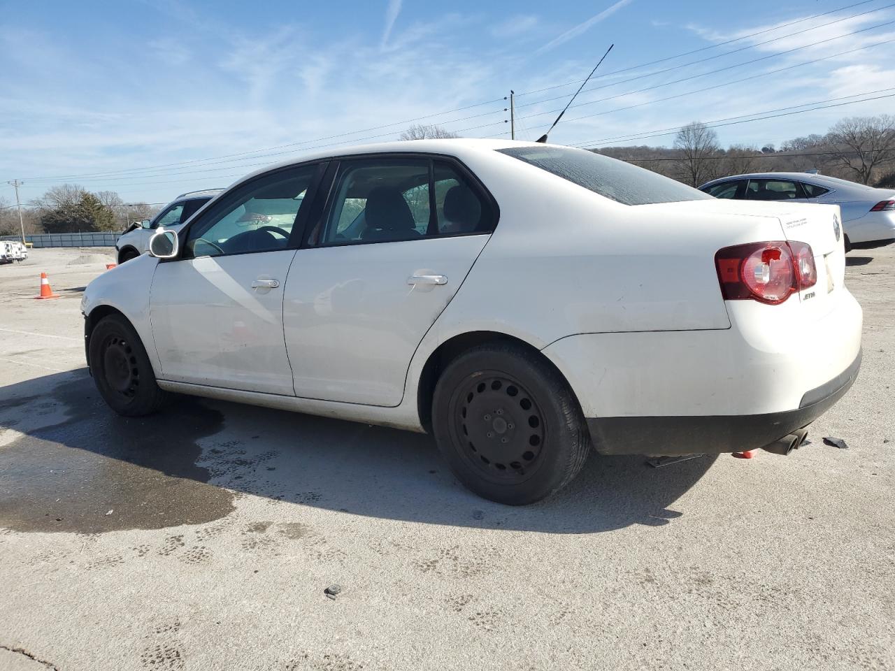 2009 Volkswagen Jetta - Image 2