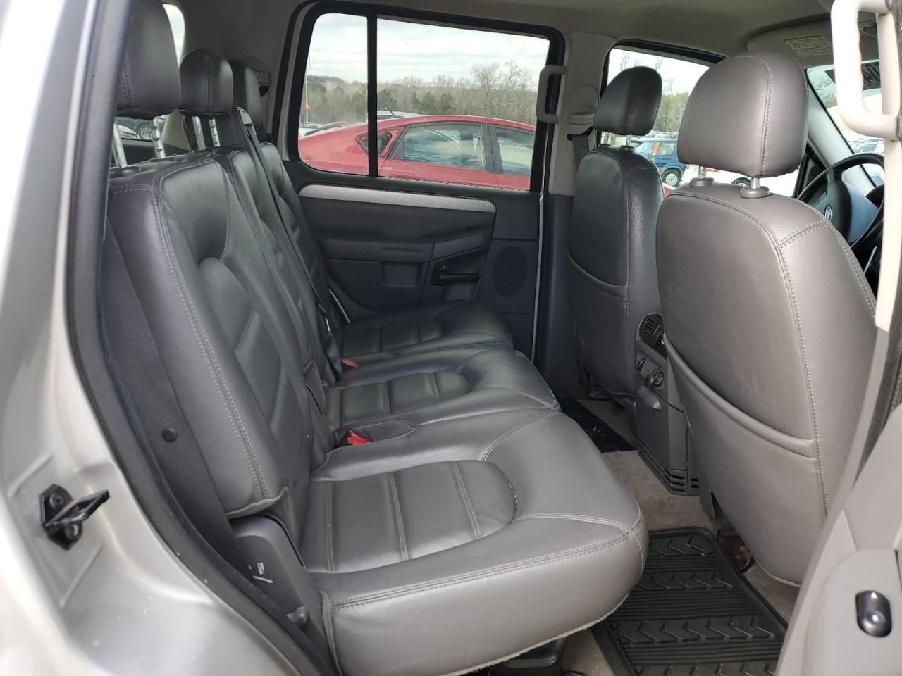 2003 Ford Explorer - Image 11