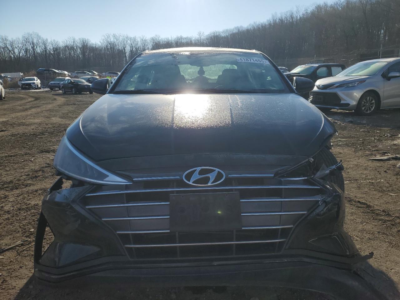 2019 Hyundai Elantra - Image 5