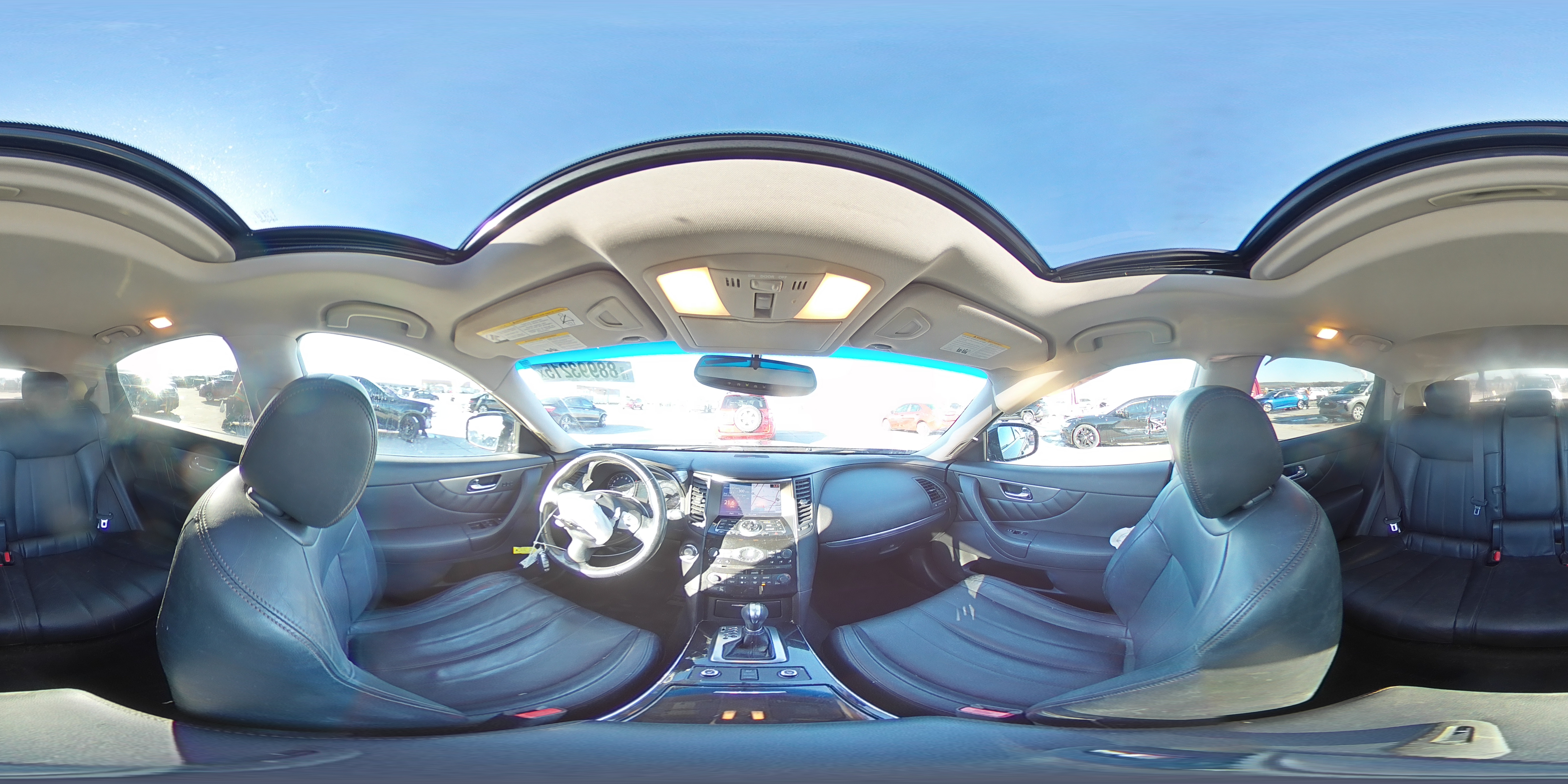 2016 Infiniti QX70 - Image 15