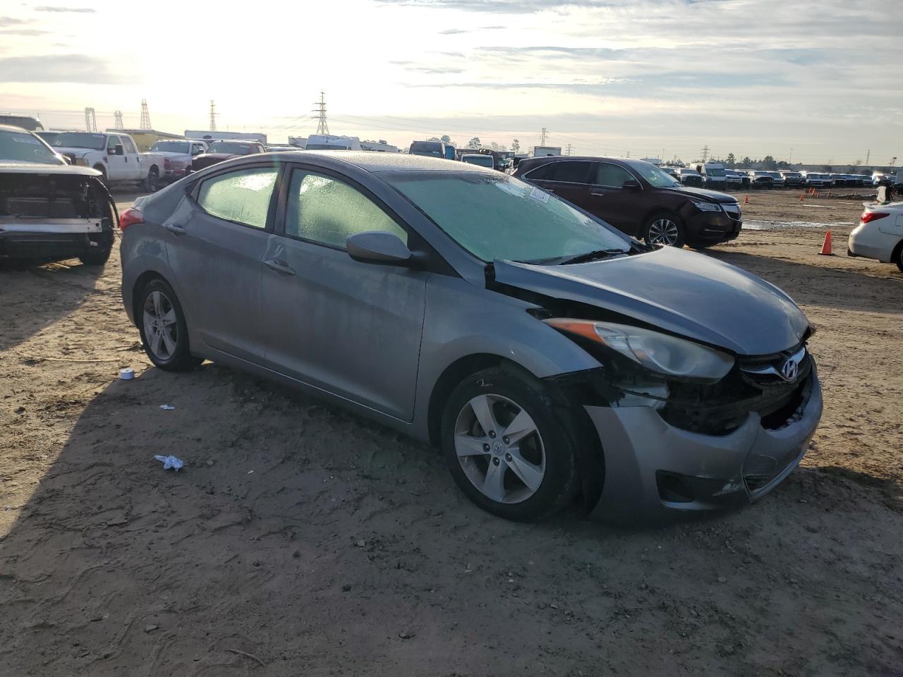 2011 Hyundai Elantra - Image 4