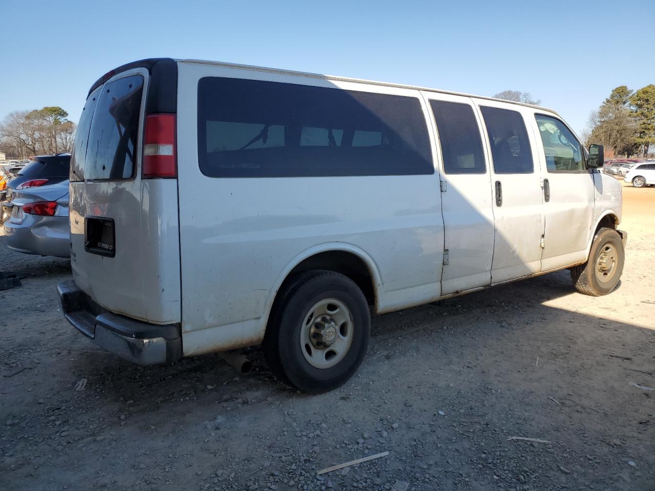 2015 Chevrolet Express - Image 3