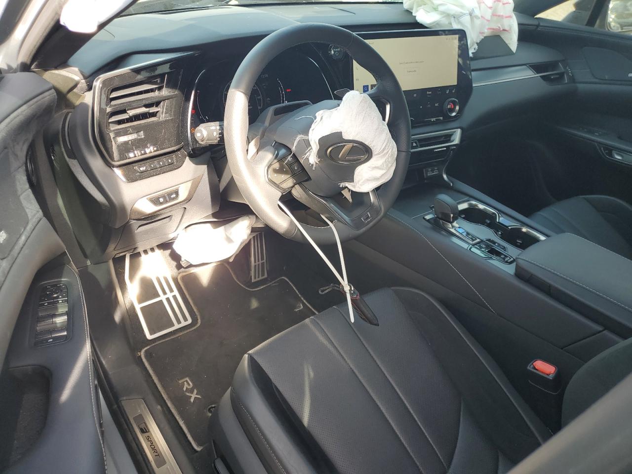 2023 Lexus RX - Image 8