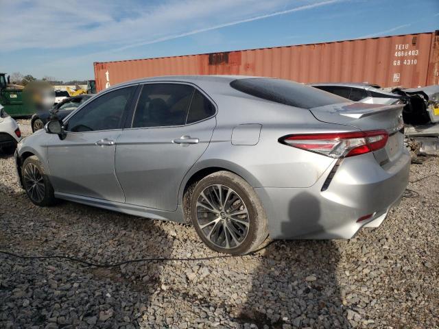  TOYOTA CAMRY 2018 Srebrny