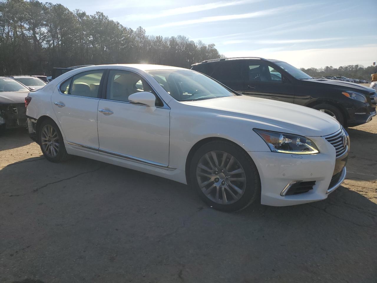 2013 Lexus LS - Image 4