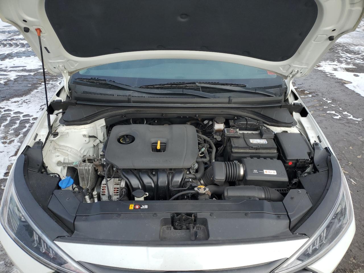 2019 Hyundai Elantra - Image 11
